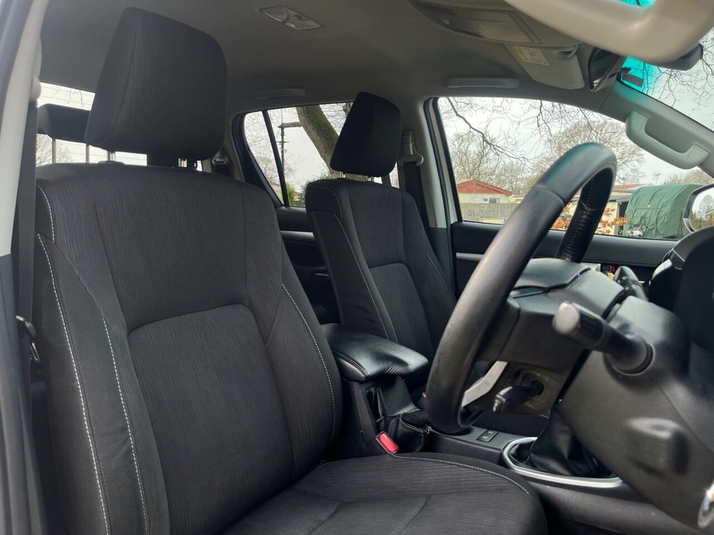 Used Toyota Hilux 2020 for sale - 77341545: Photo 19