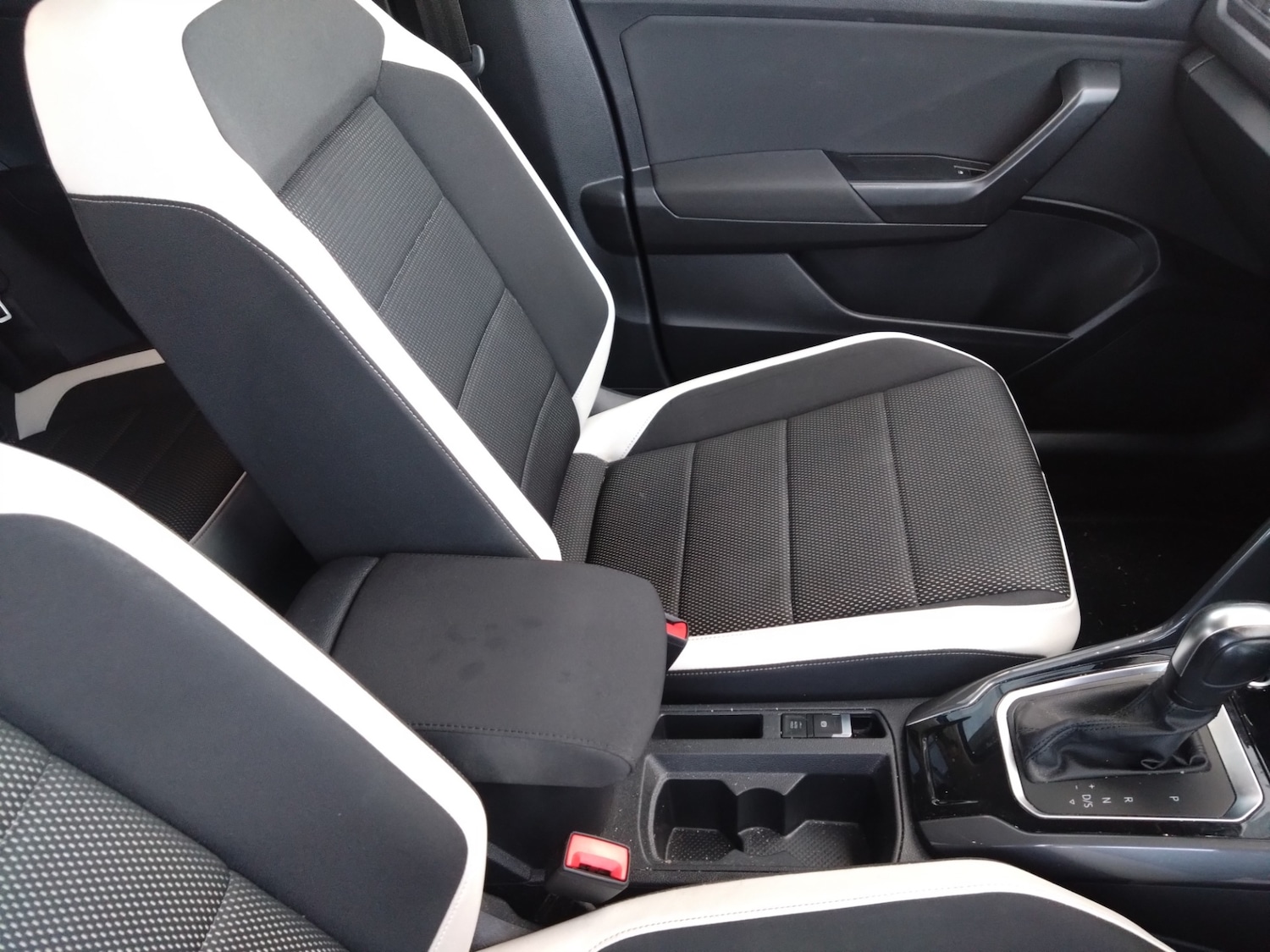 Used Volkswagen T-Roc 2021 for sale - 77159147: Photo 12