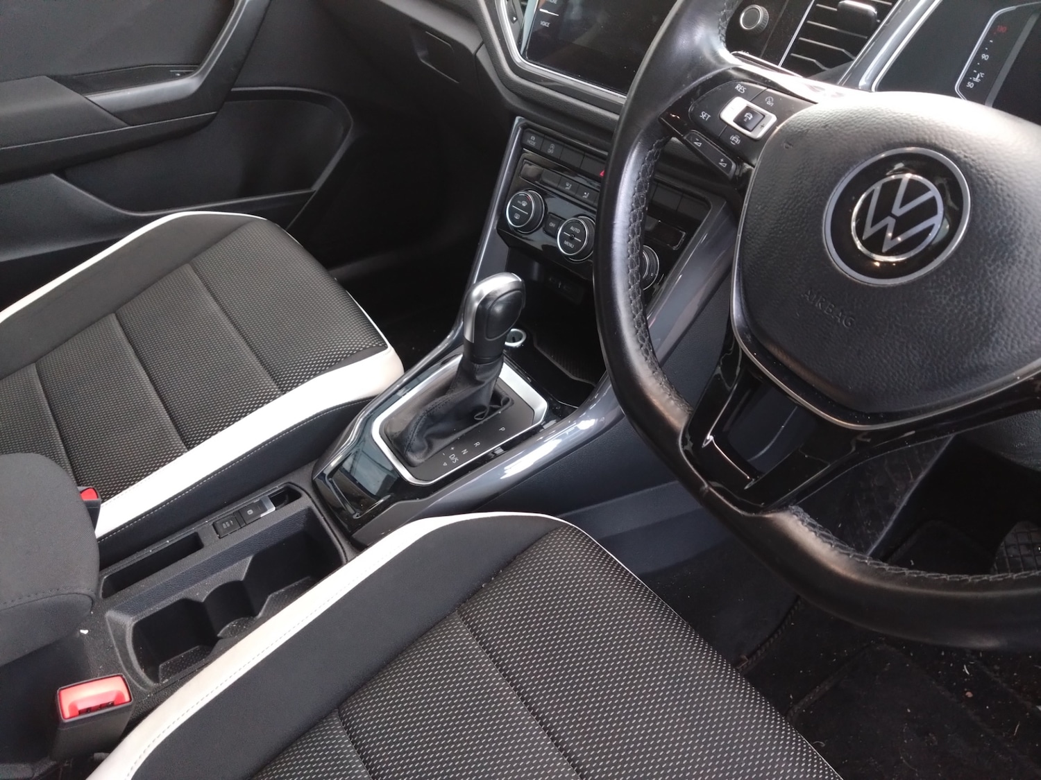 Used Volkswagen T-Roc 2021 for sale - 77159147: Photo 14