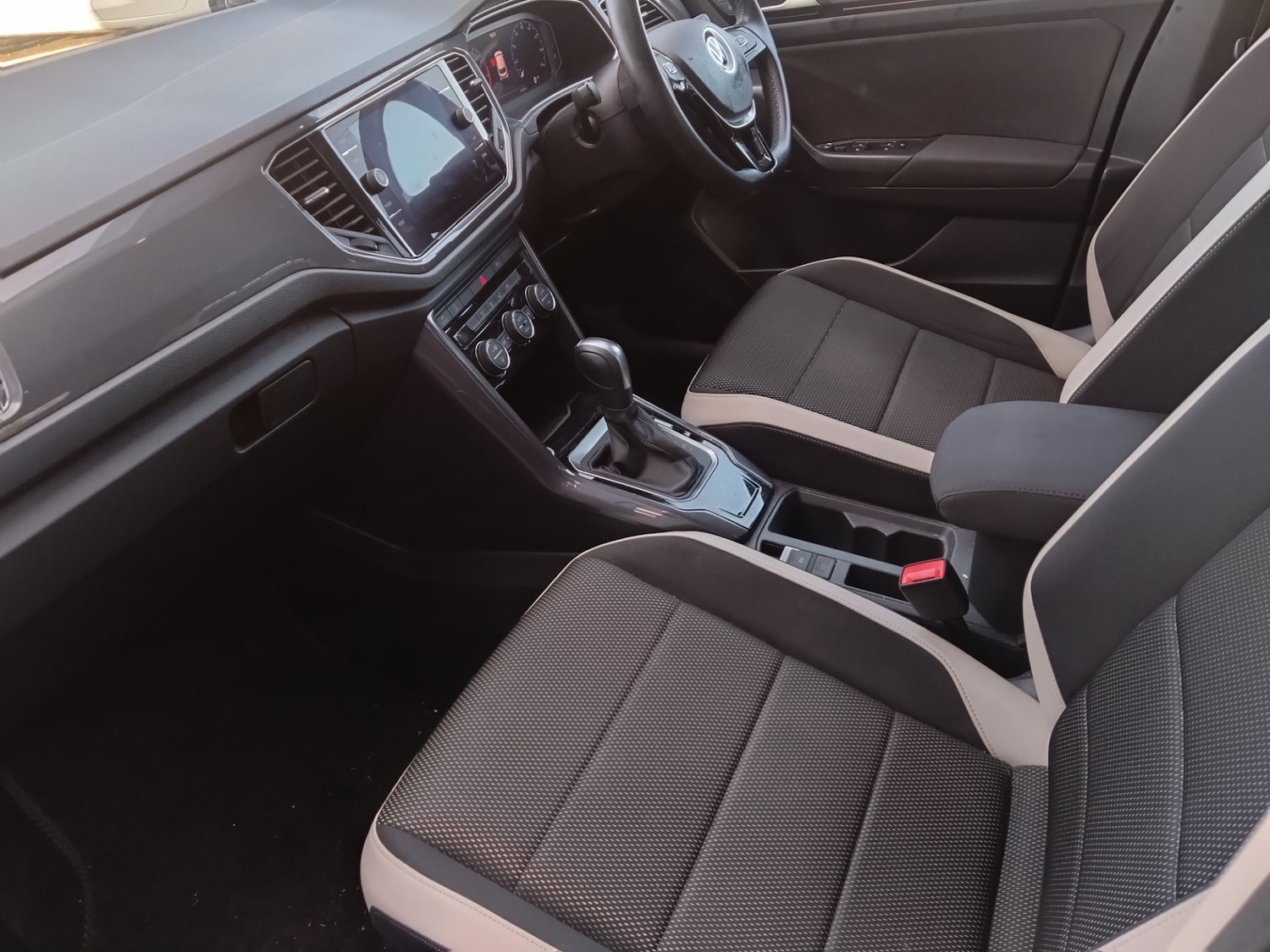 Used Volkswagen T-Roc 2021 for sale - 77159147: Photo 18