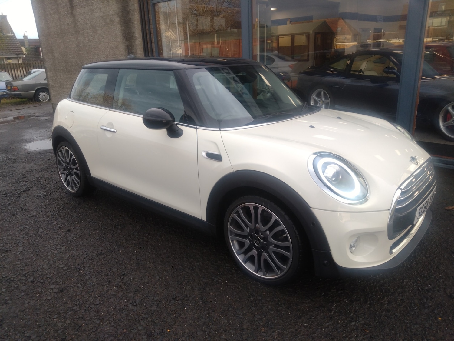 Used MINI Hatch 2018 for sale - 76834265: Photo 2