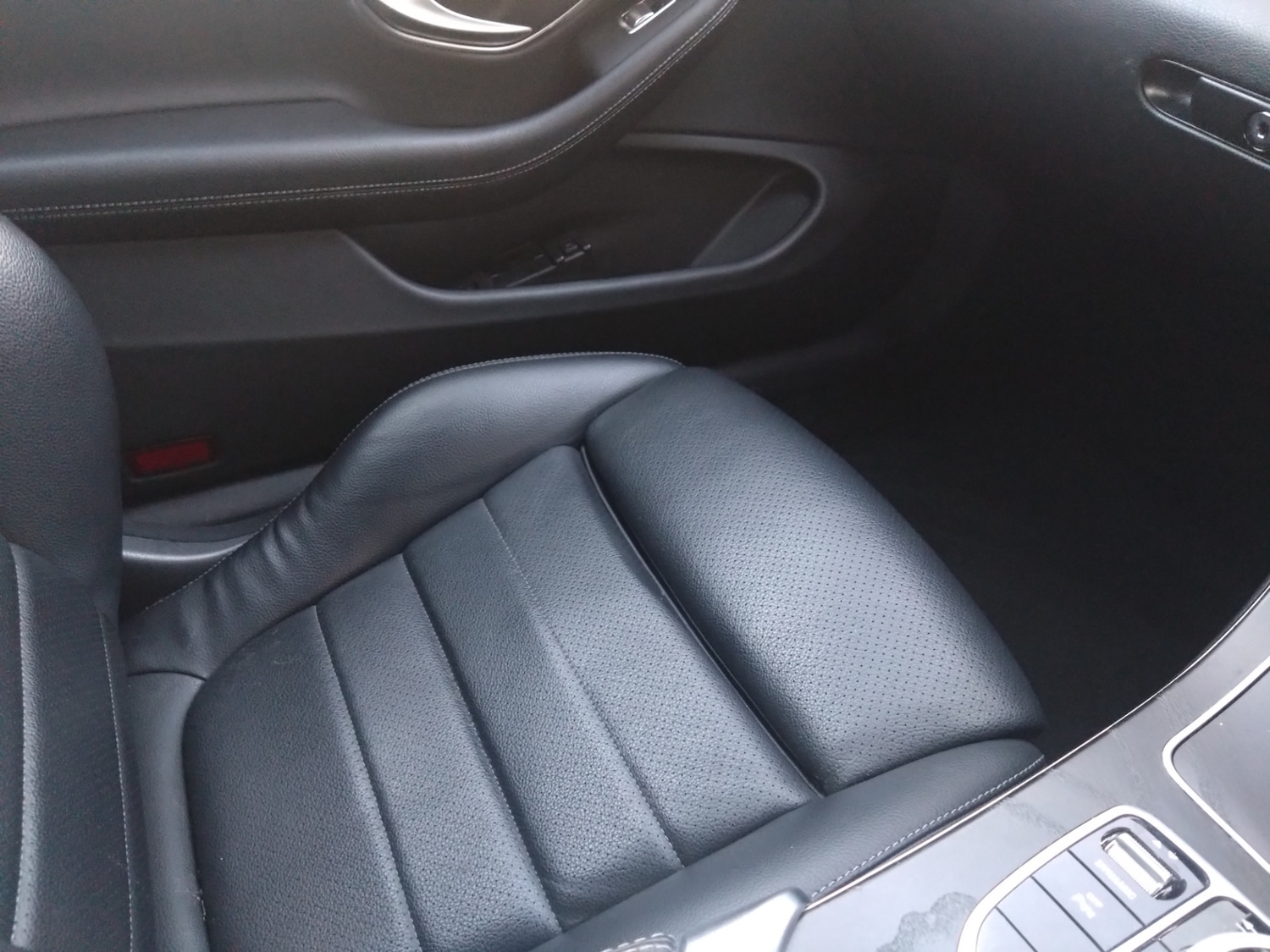 Used Mercedes-Benz C Class 2018 for sale - 76649898: Photo 7