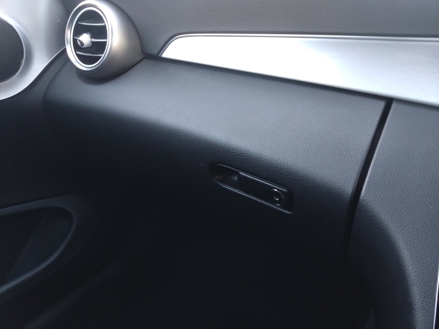 Used Mercedes-Benz C Class 2018 for sale - 76649898: Photo 9