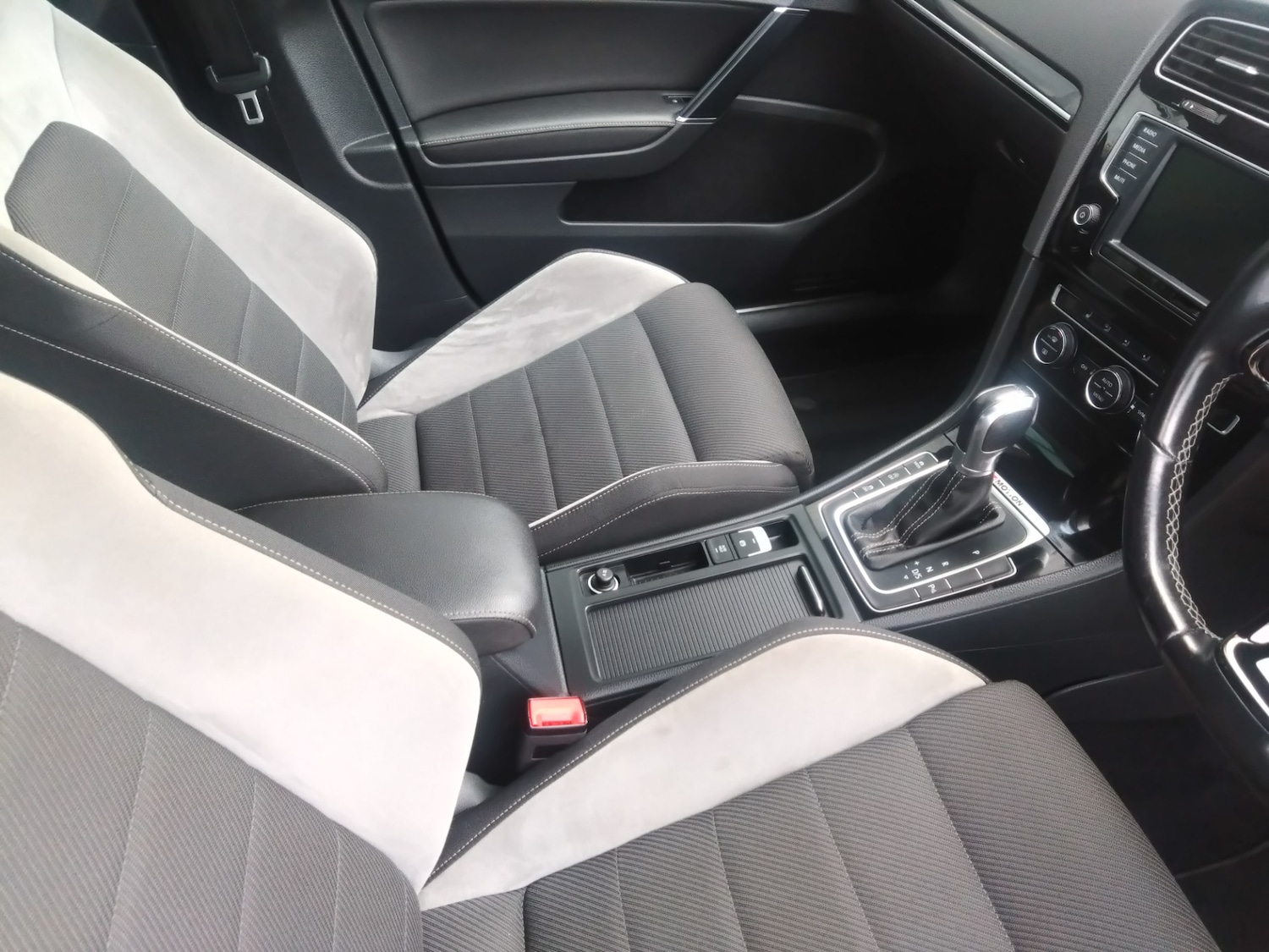 Used Volkswagen Golf 2016 for sale - 76220366: Photo 21