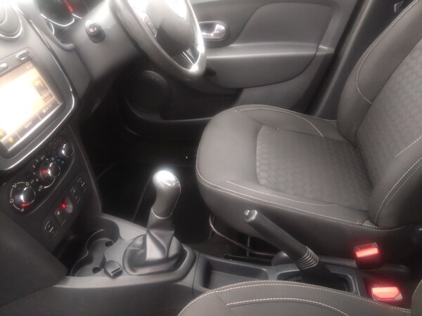 Used Dacia Sandero 2015 for sale - 76192887: Photo 12