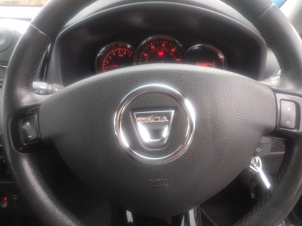 Used Dacia Sandero 2015 for sale - 76192887: Photo 18