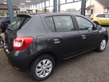 Used Dacia Sandero 2015 for sale - 76192887: Photo 4