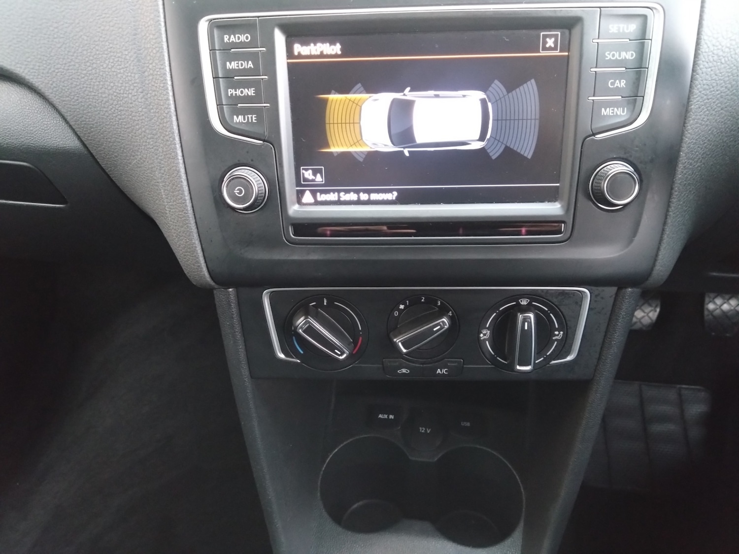 Used Volkswagen Polo 2016 for sale - 76362976: Photo 11