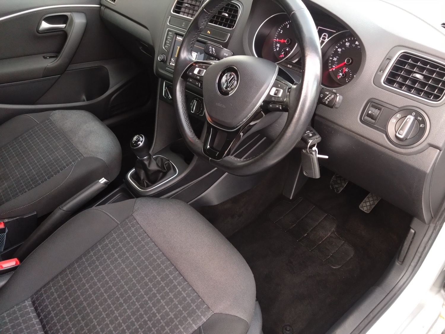 Used Volkswagen Polo 2016 for sale - 76362976: Photo 16