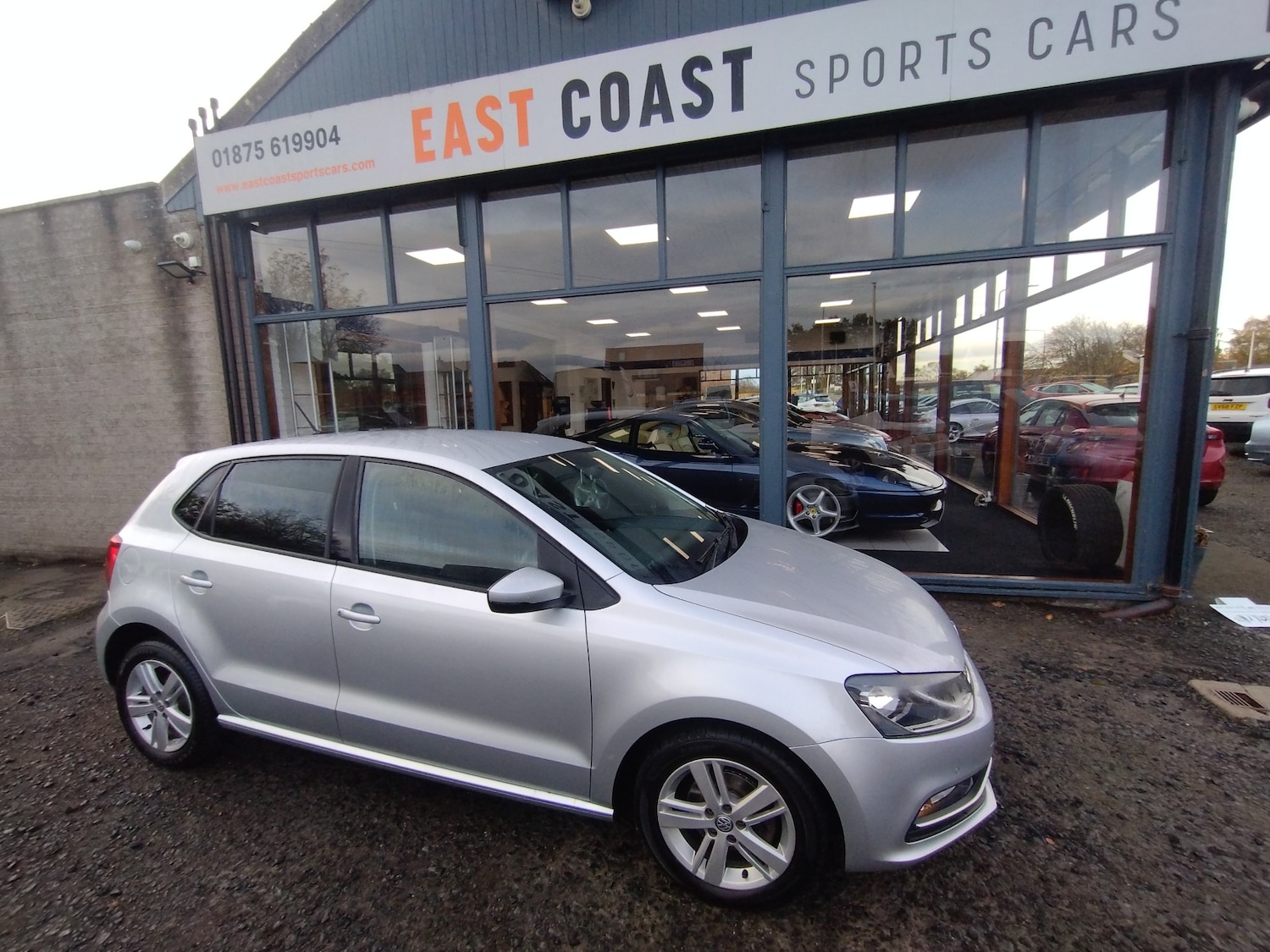 Used Volkswagen Polo 2016 for sale - 76362976: Photo 2