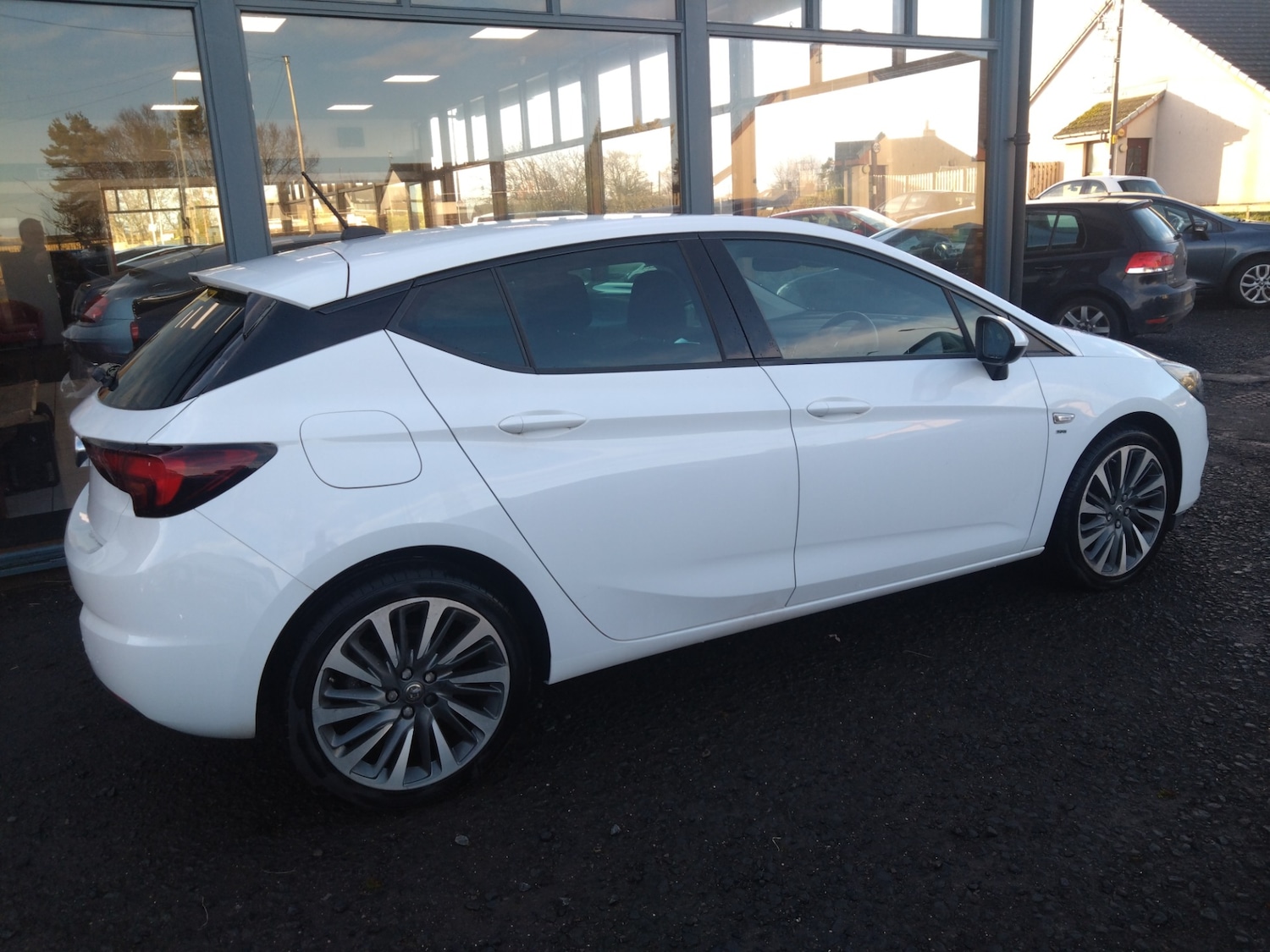 Used Vauxhall Astra 2019 for sale - 77170586: Photo 2