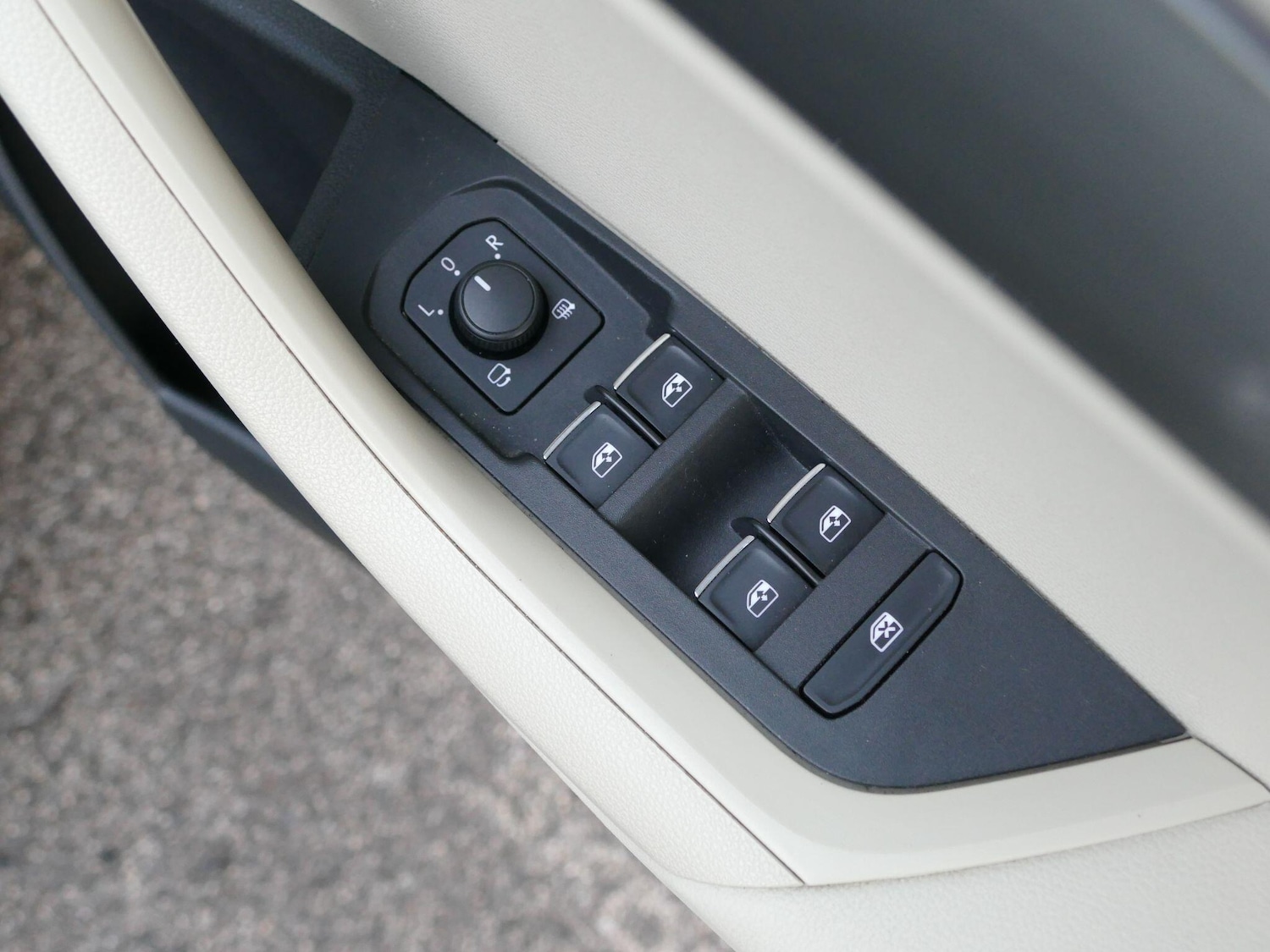 Used Skoda Karoq 2018 for sale - 77215983: Photo 31