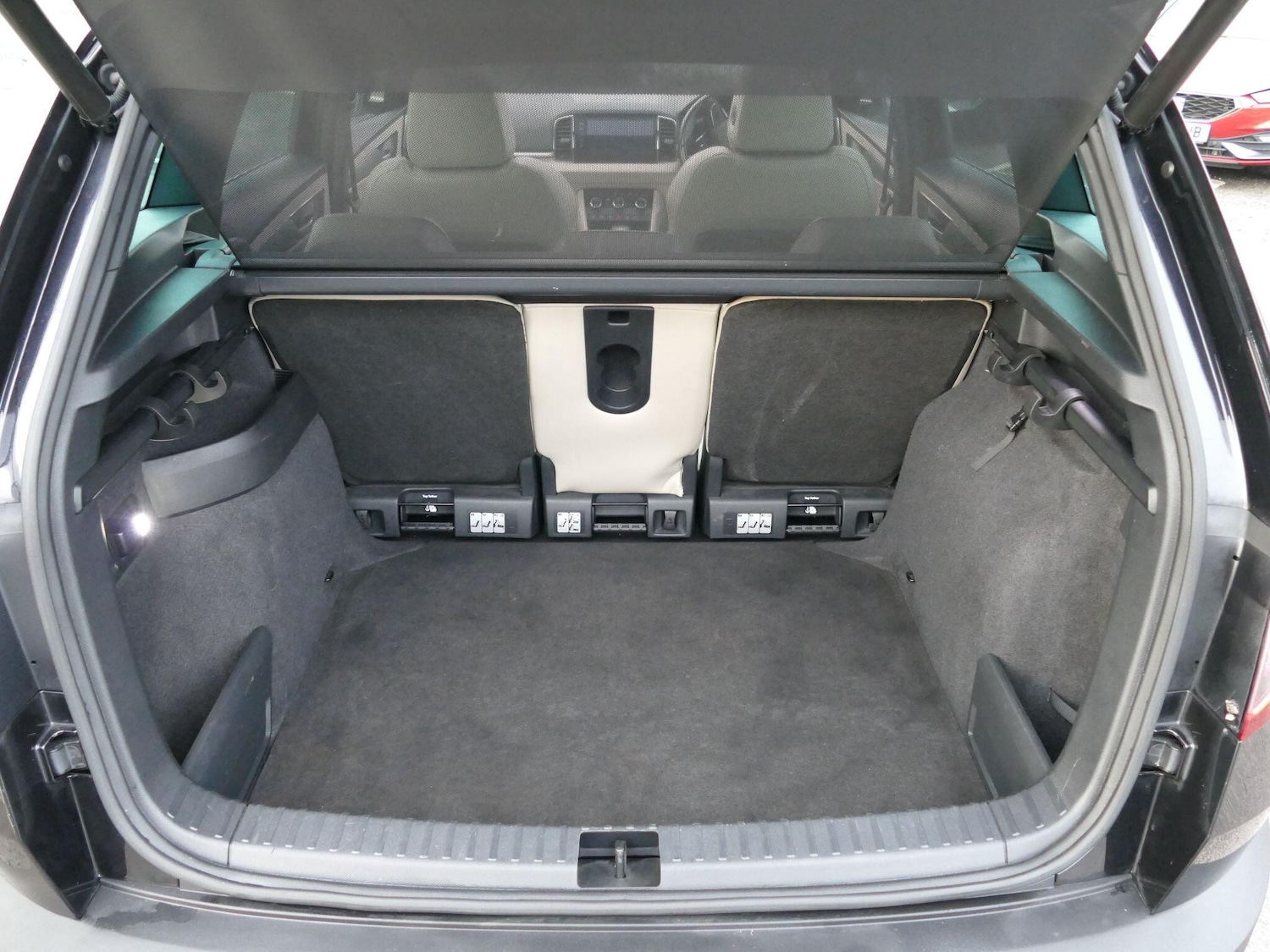 Used Skoda Karoq 2018 for sale - 77215983: Photo 37