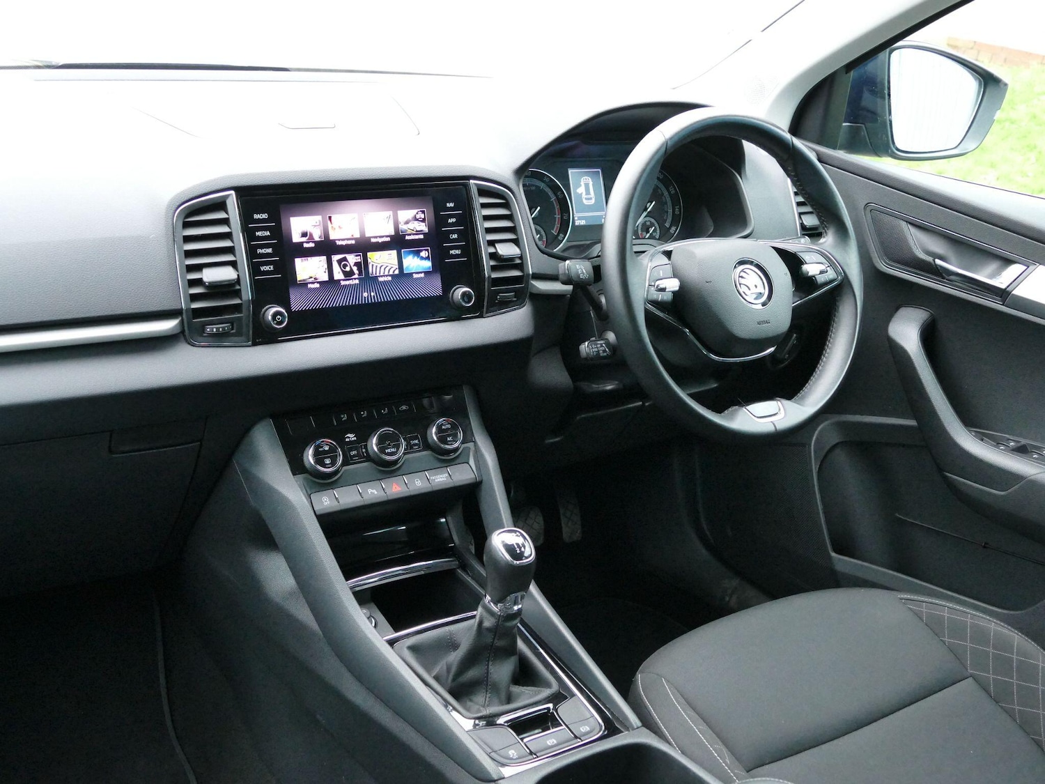 Used Skoda Karoq 2021 for sale - 77040417: Photo 2