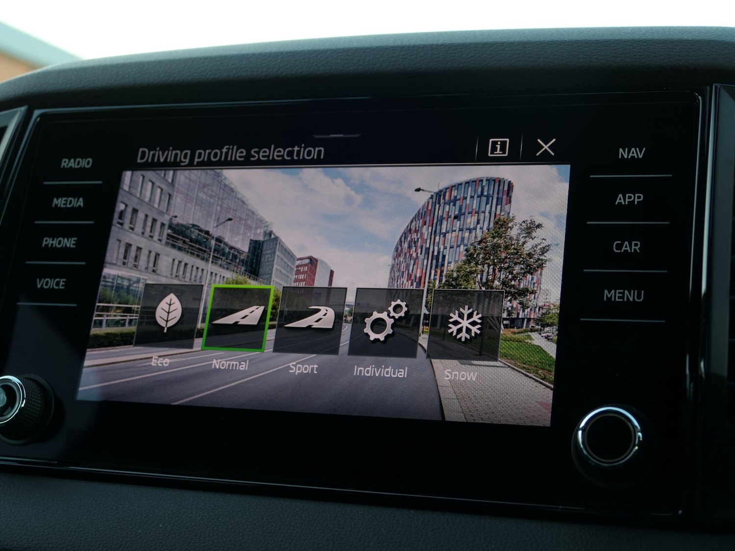 Used Skoda Karoq 2022 for sale - 76658472: Photo 29