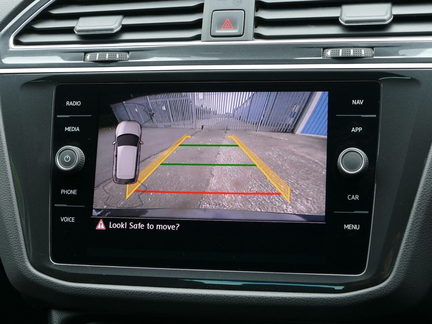 Used Volkswagen Tiguan 2020 for sale - 76360601: Photo 16
