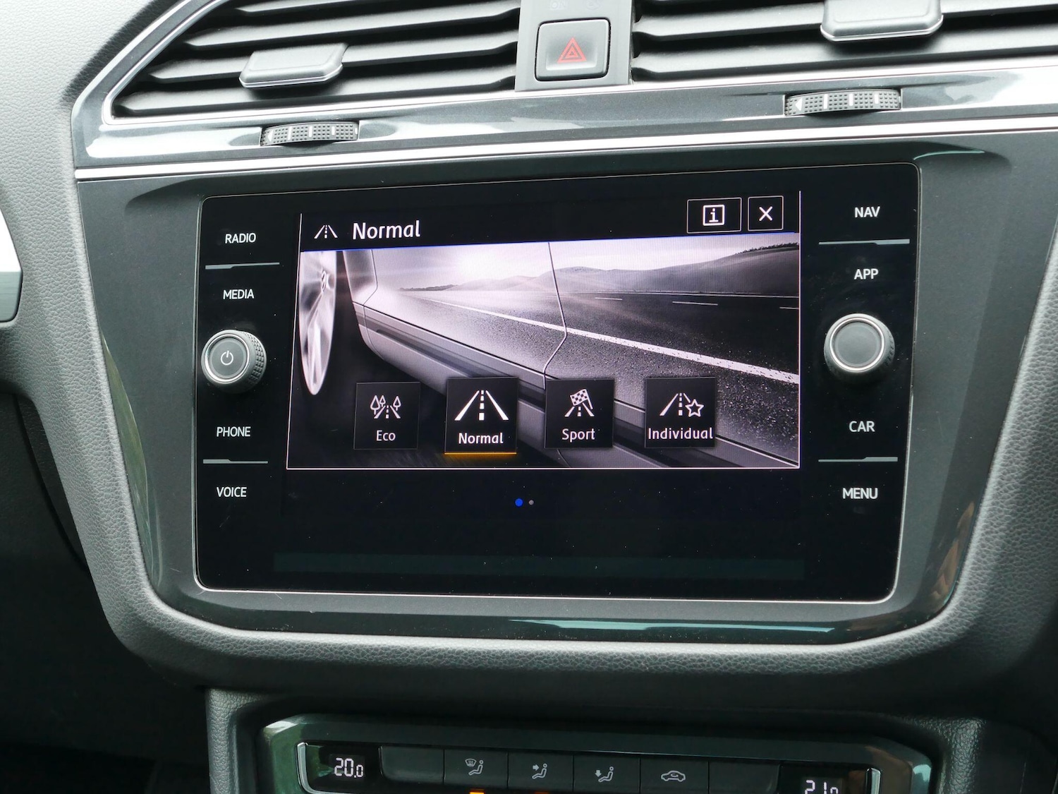 Used Volkswagen Tiguan 2020 for sale - 76360601: Photo 30