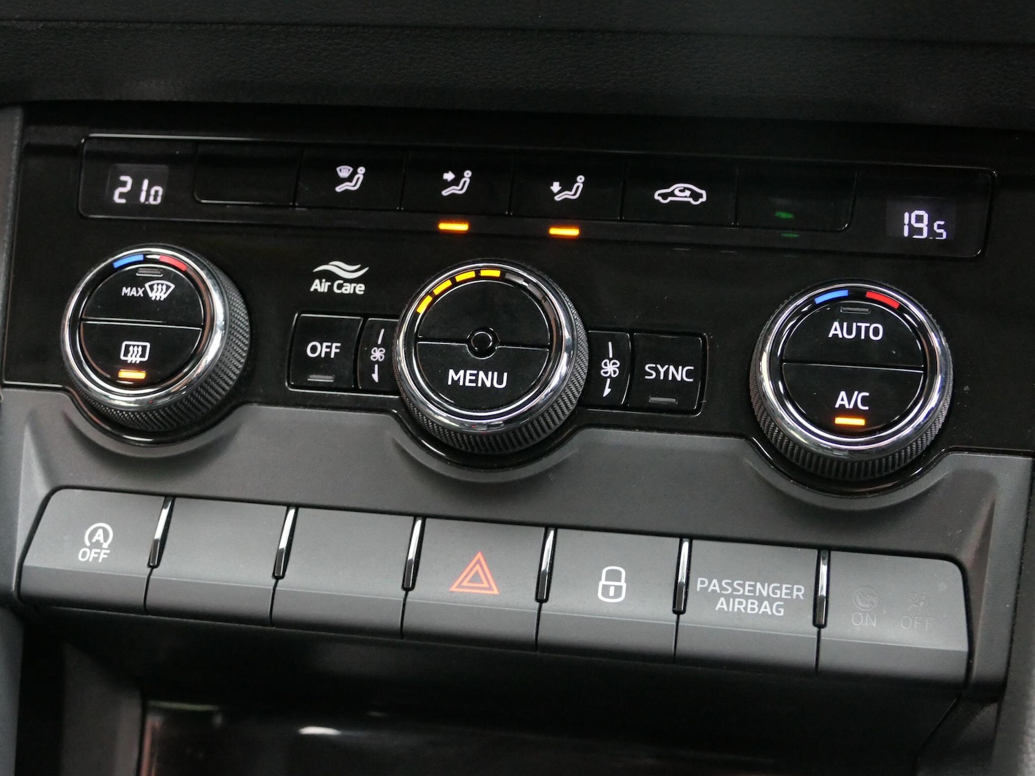 Used Skoda Karoq 2023 for sale - 76771877: Photo 10