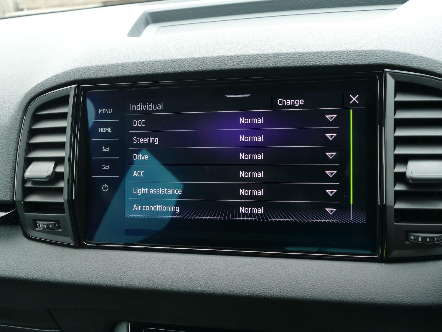 Used Skoda Karoq 2025 for sale - 76360652: Photo 21