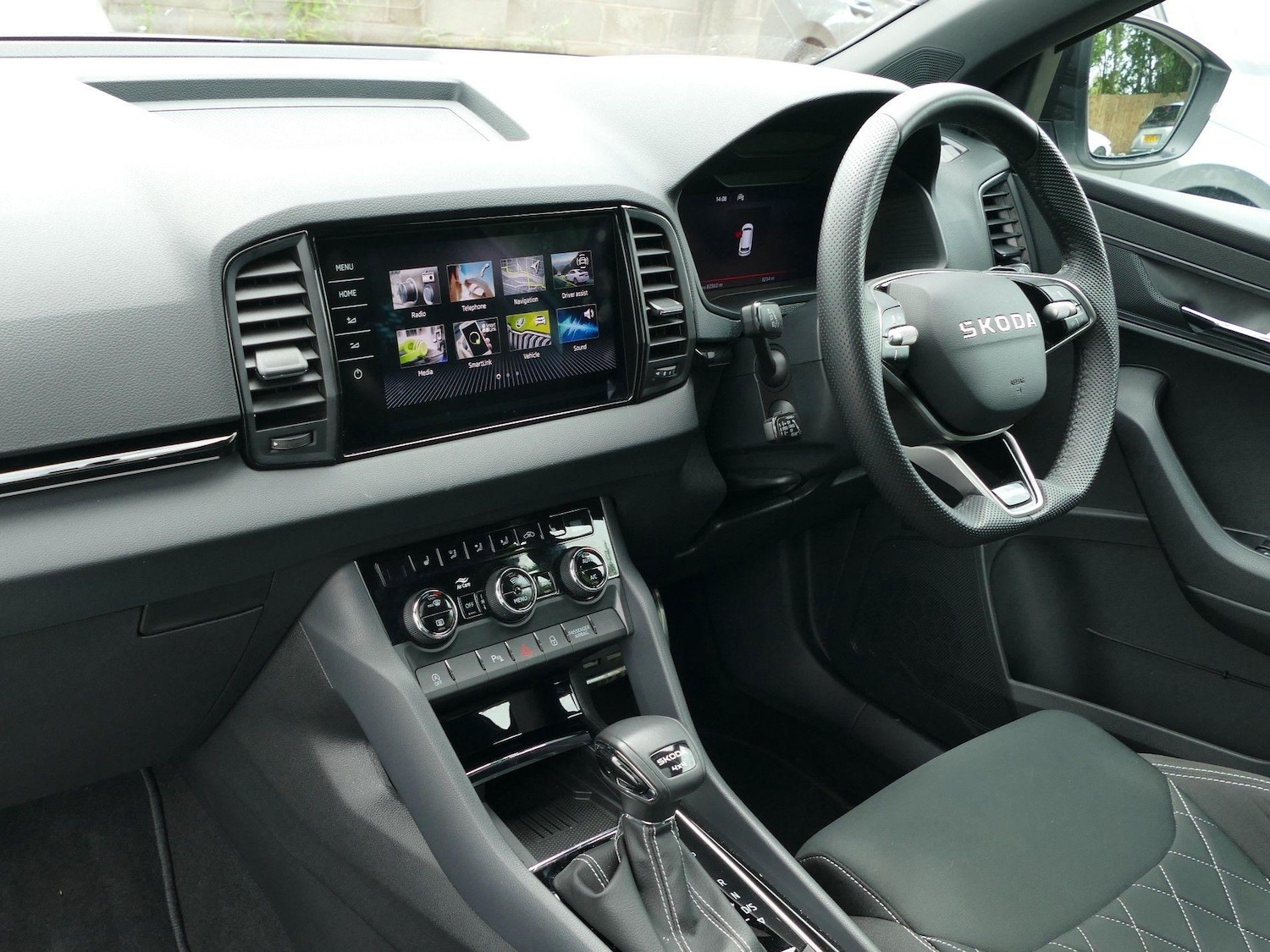 Used Skoda Karoq 2025 for sale - 76360652: Photo 8