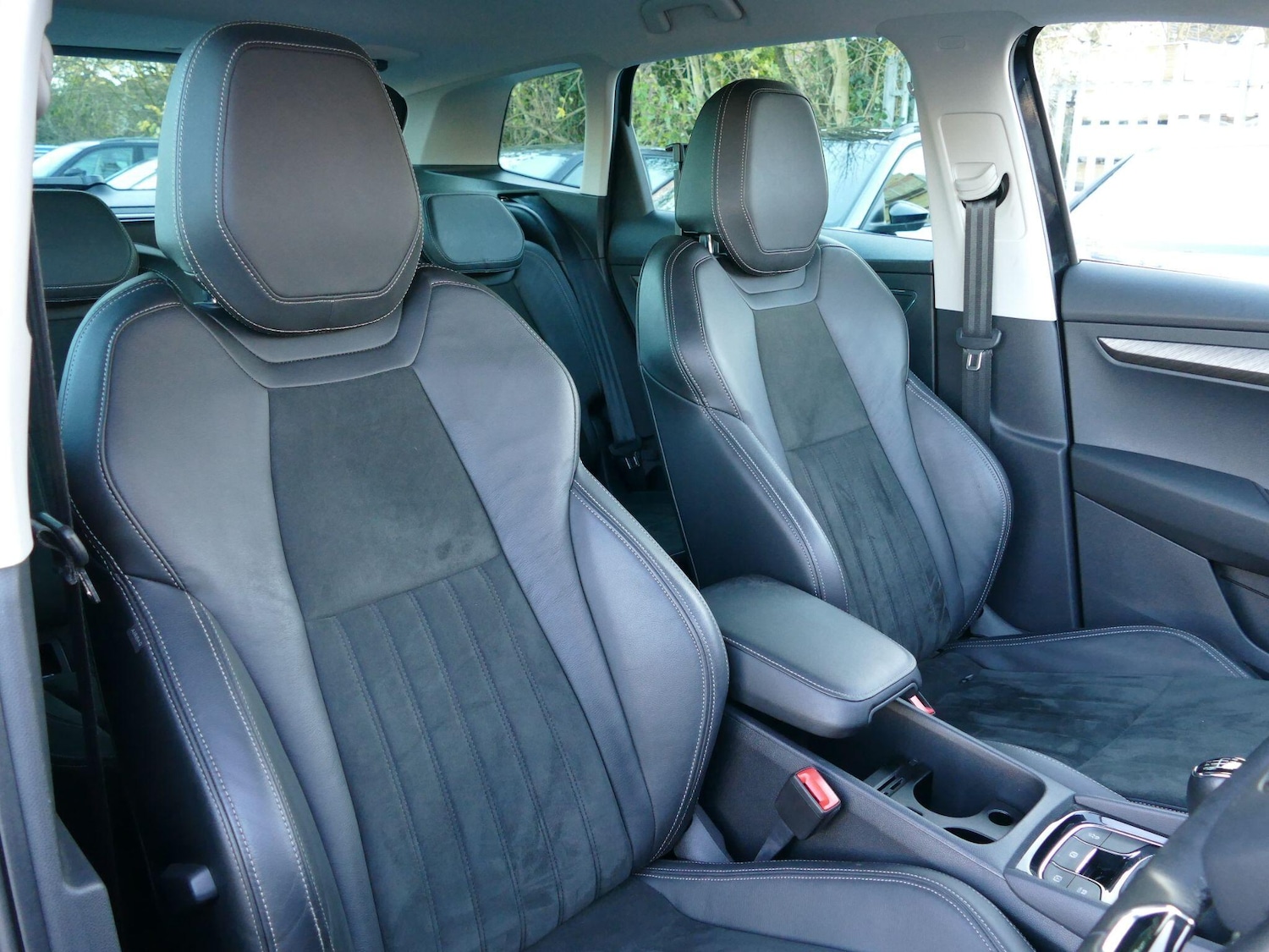 Used Skoda Karoq 2024 for sale - 76645354: Photo 9