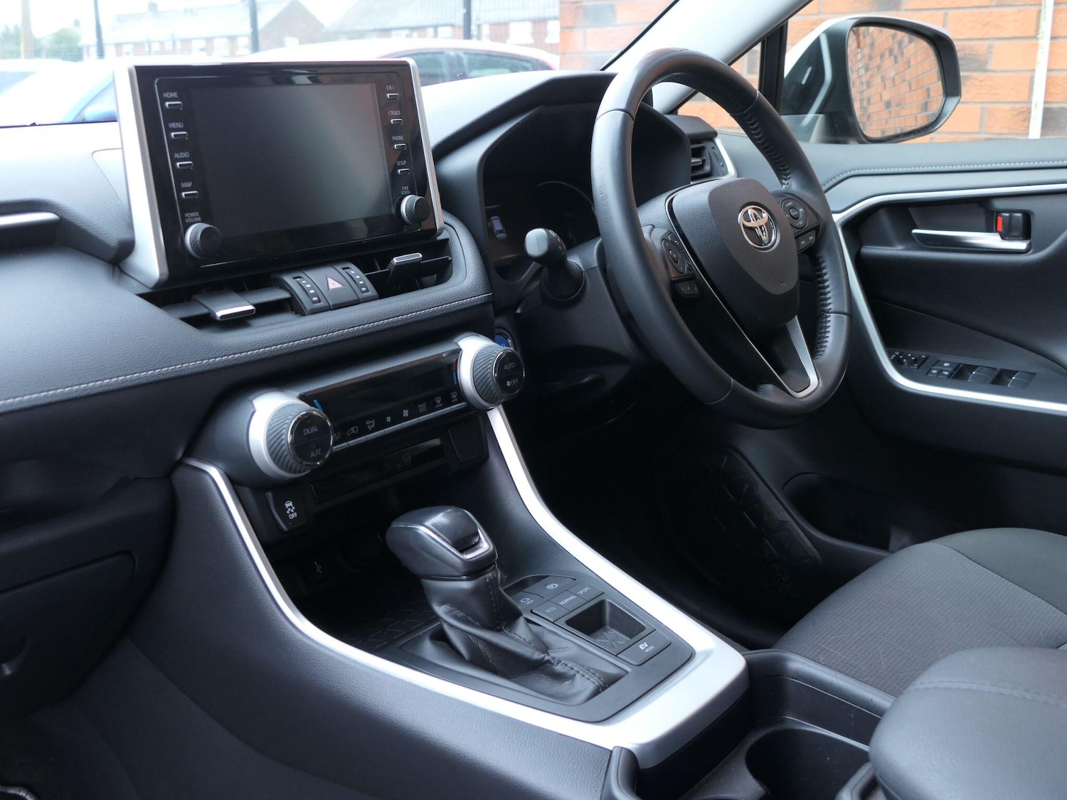 Used Toyota RAV4 2020 for sale - 77119631: Photo 2