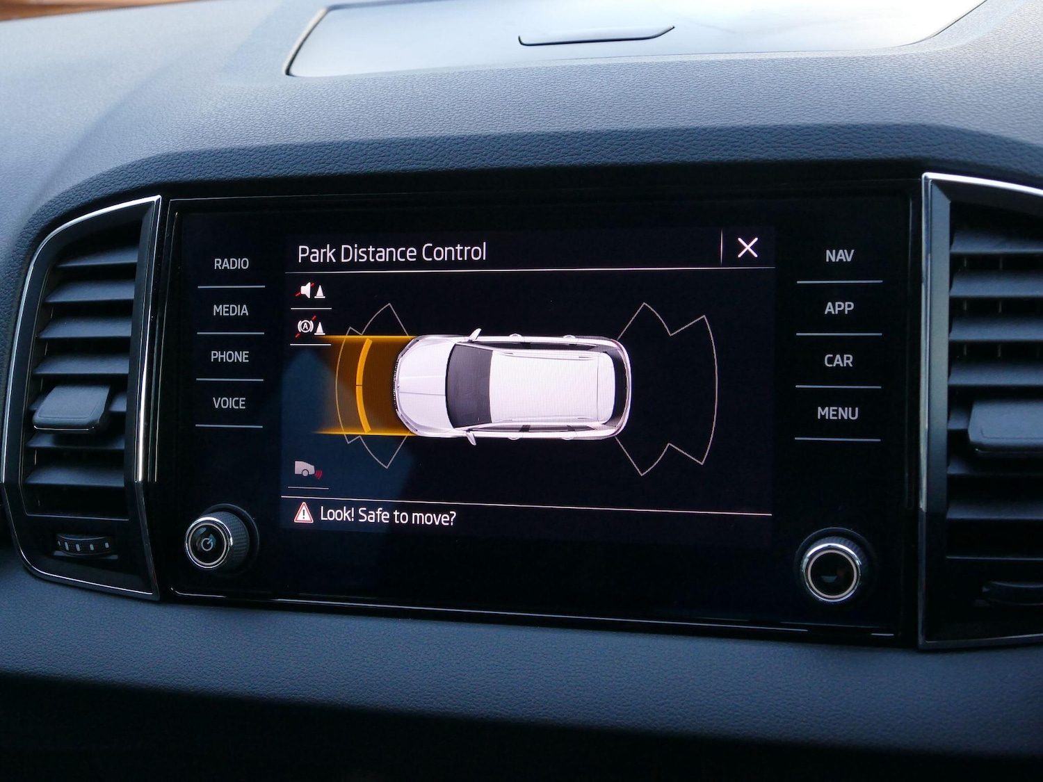 Used Skoda Karoq 2022 for sale - 76620199: Photo 24