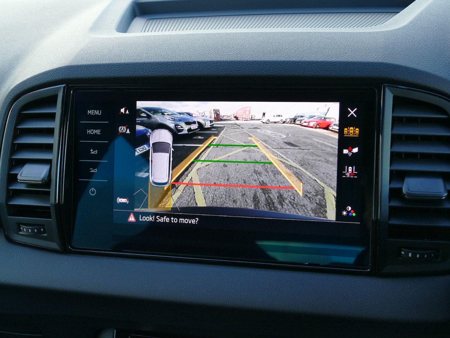 Used Skoda Karoq 2025 for sale - 76689456: Photo 22