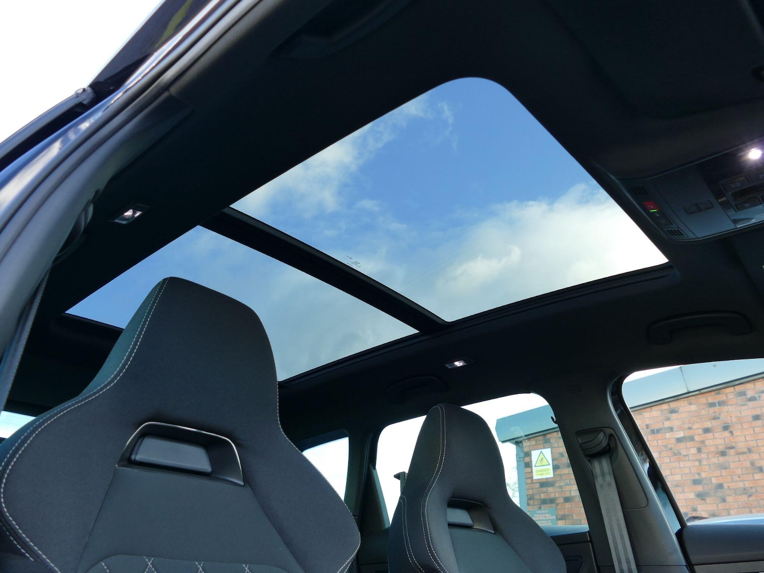 Used Skoda Karoq 2025 for sale - 76689456: Photo 4