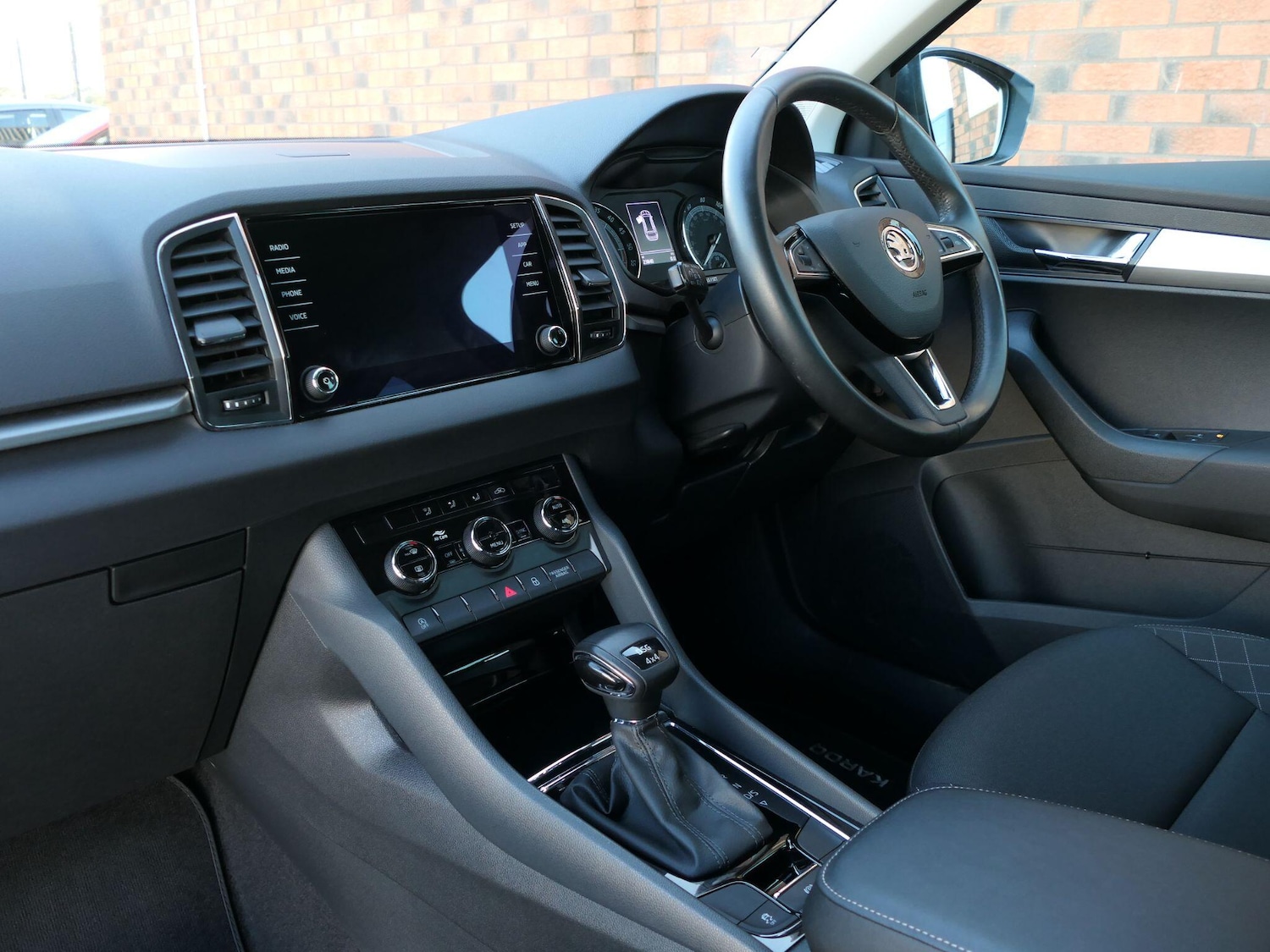 Used Skoda Karoq 2020 for sale - 76571996: Photo 2