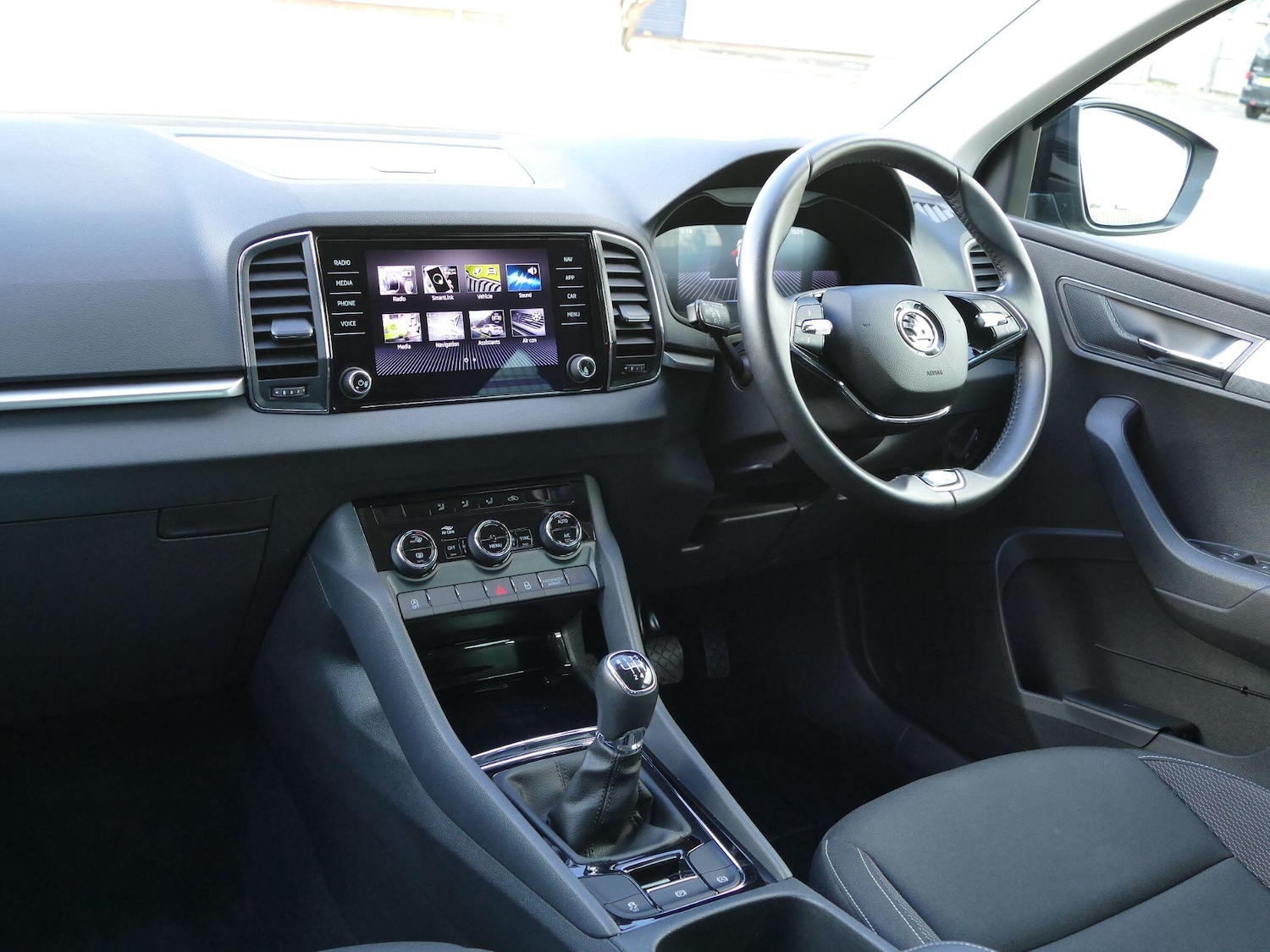 Used Skoda Karoq 2023 for sale - 76485475: Photo 2