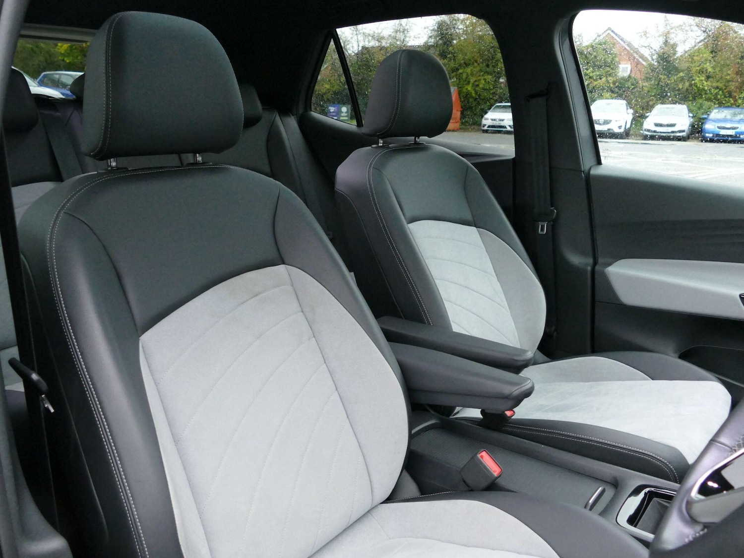 Used Volkswagen ID.3 2023 for sale - 76361442: Photo 4