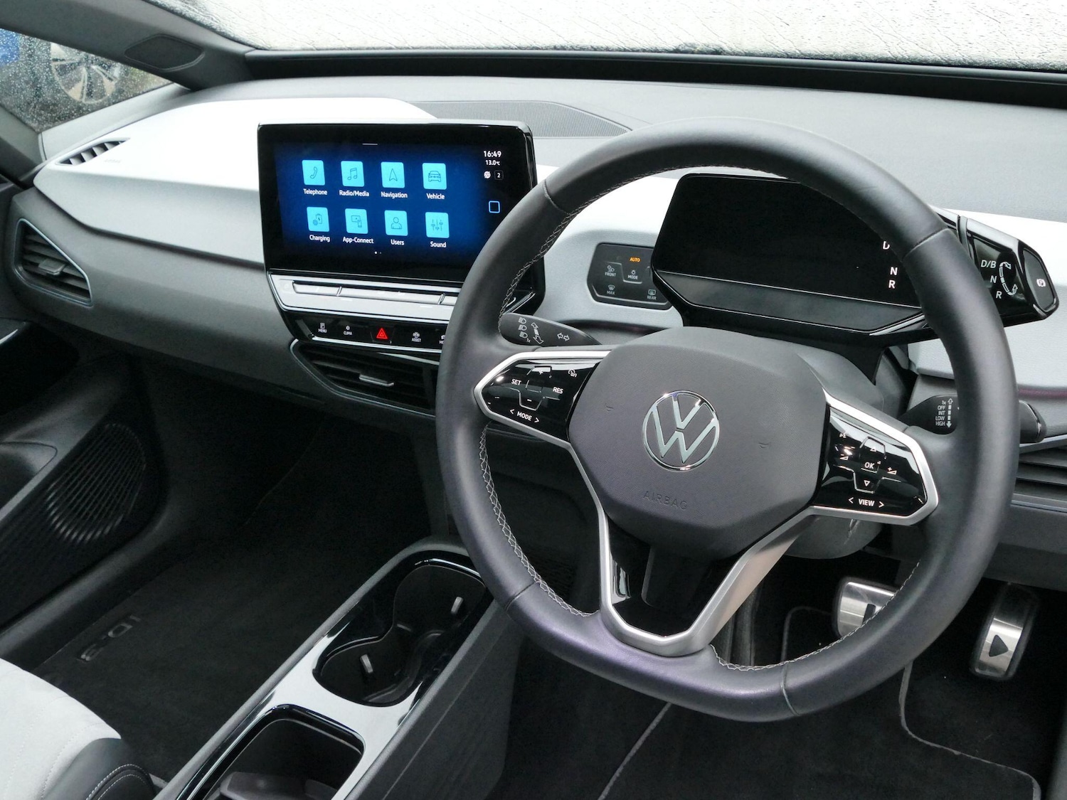 Used Volkswagen ID.3 2023 for sale - 76361442: Photo 8