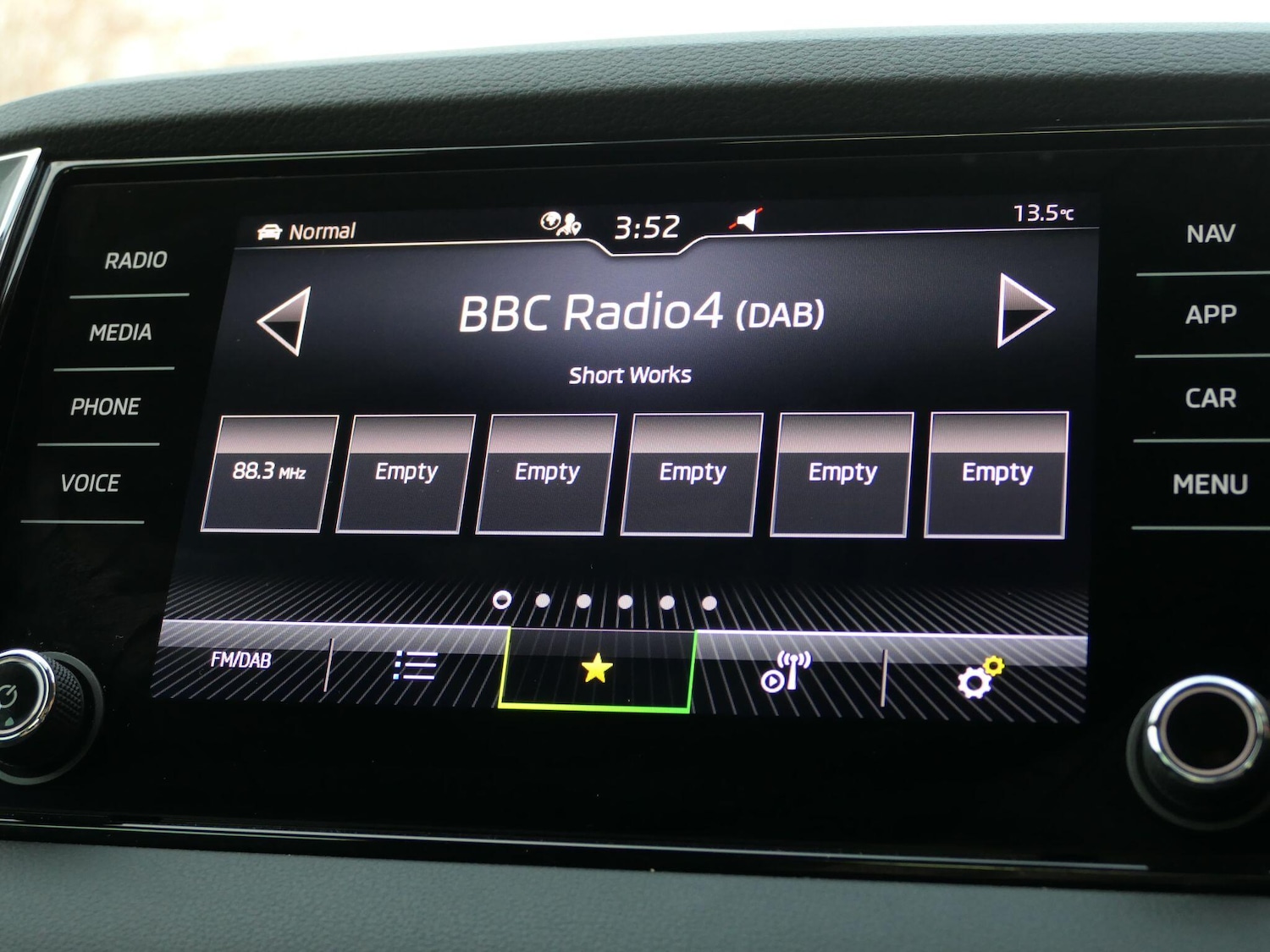 Used Skoda Karoq 2023 for sale - 76538357: Photo 23