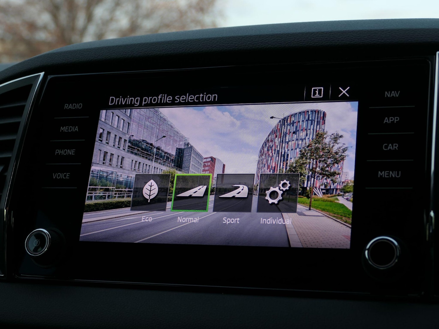 Used Skoda Karoq 2023 for sale - 76538357: Photo 28