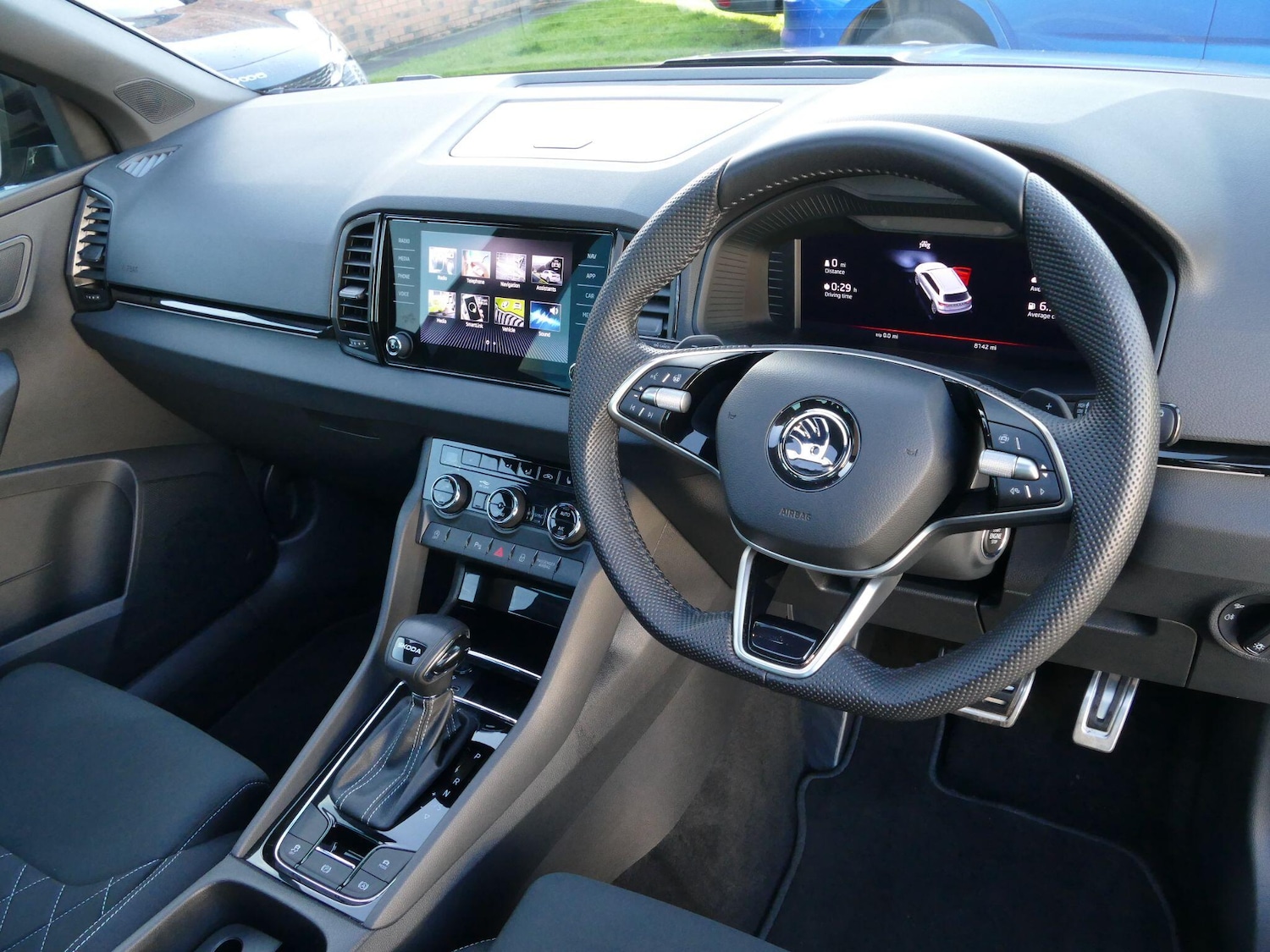 Used Skoda Karoq 2024 for sale - 77191782: Photo 2