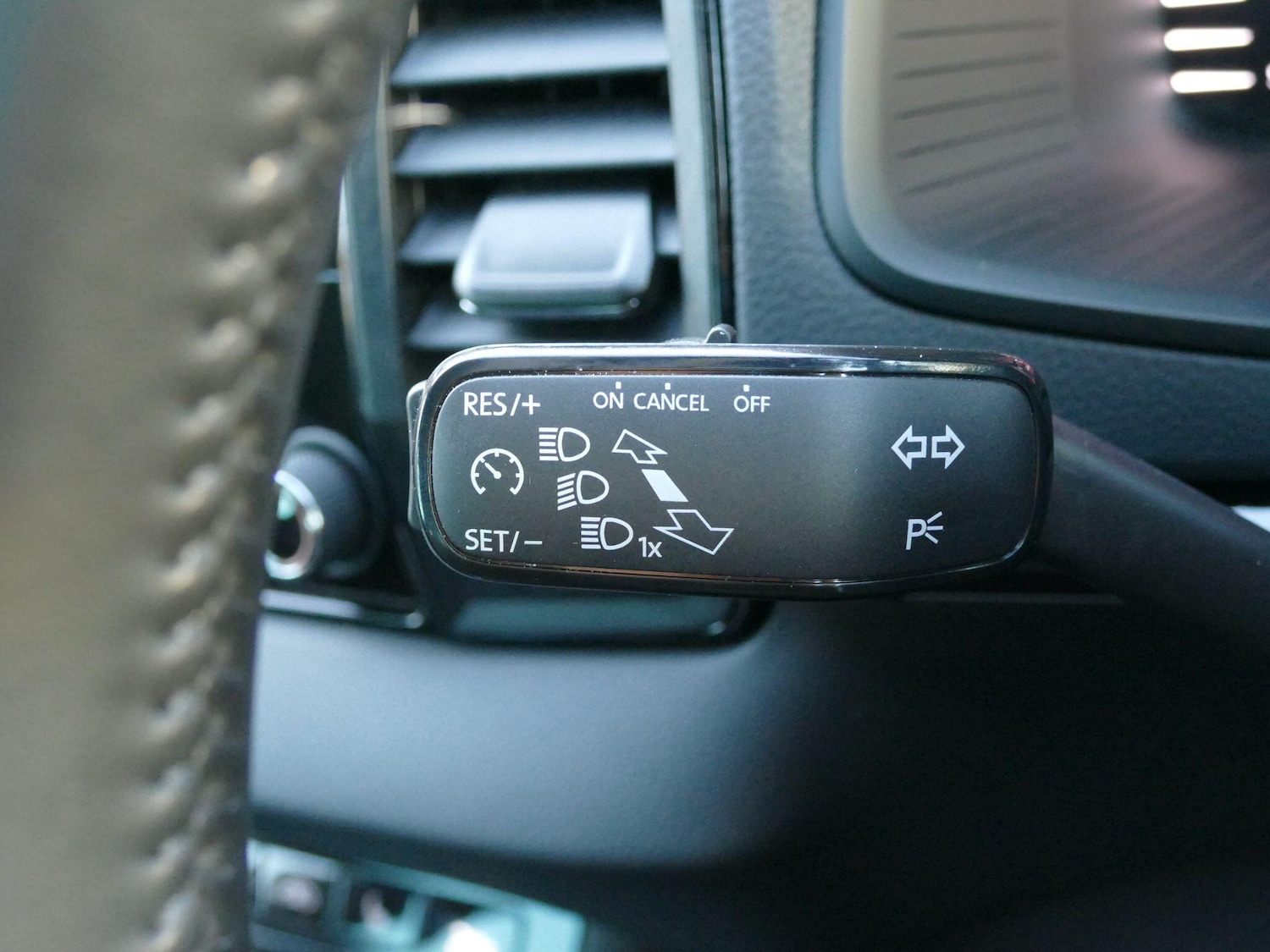 Used Skoda Karoq 2024 for sale - 77191782: Photo 32