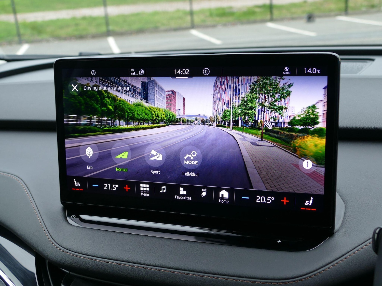 Used Skoda Enyaq 2023 for sale - 76538871: Photo 25