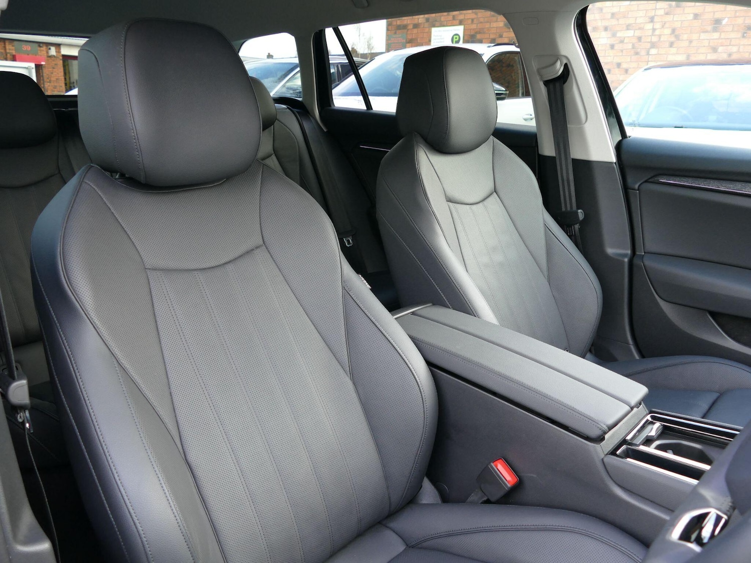 Used Skoda Superb 2025 for sale - 76899040: Photo 4