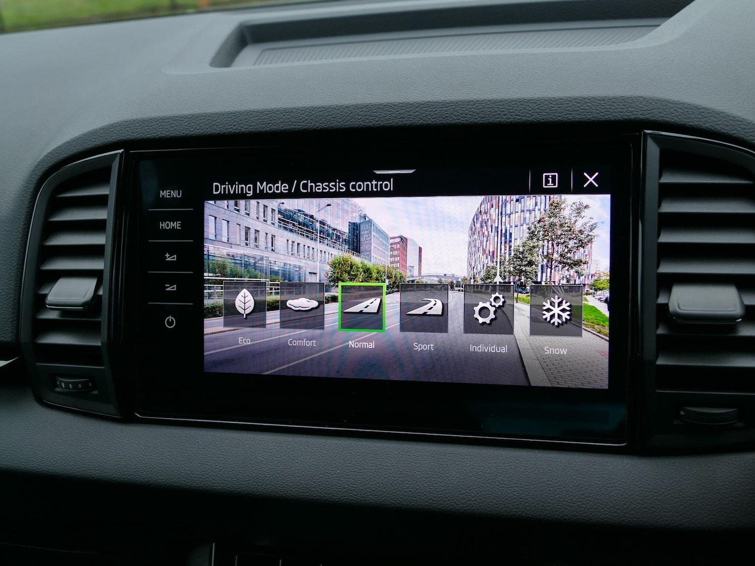 Used Skoda Karoq 2025 for sale - 76953372: Photo 33