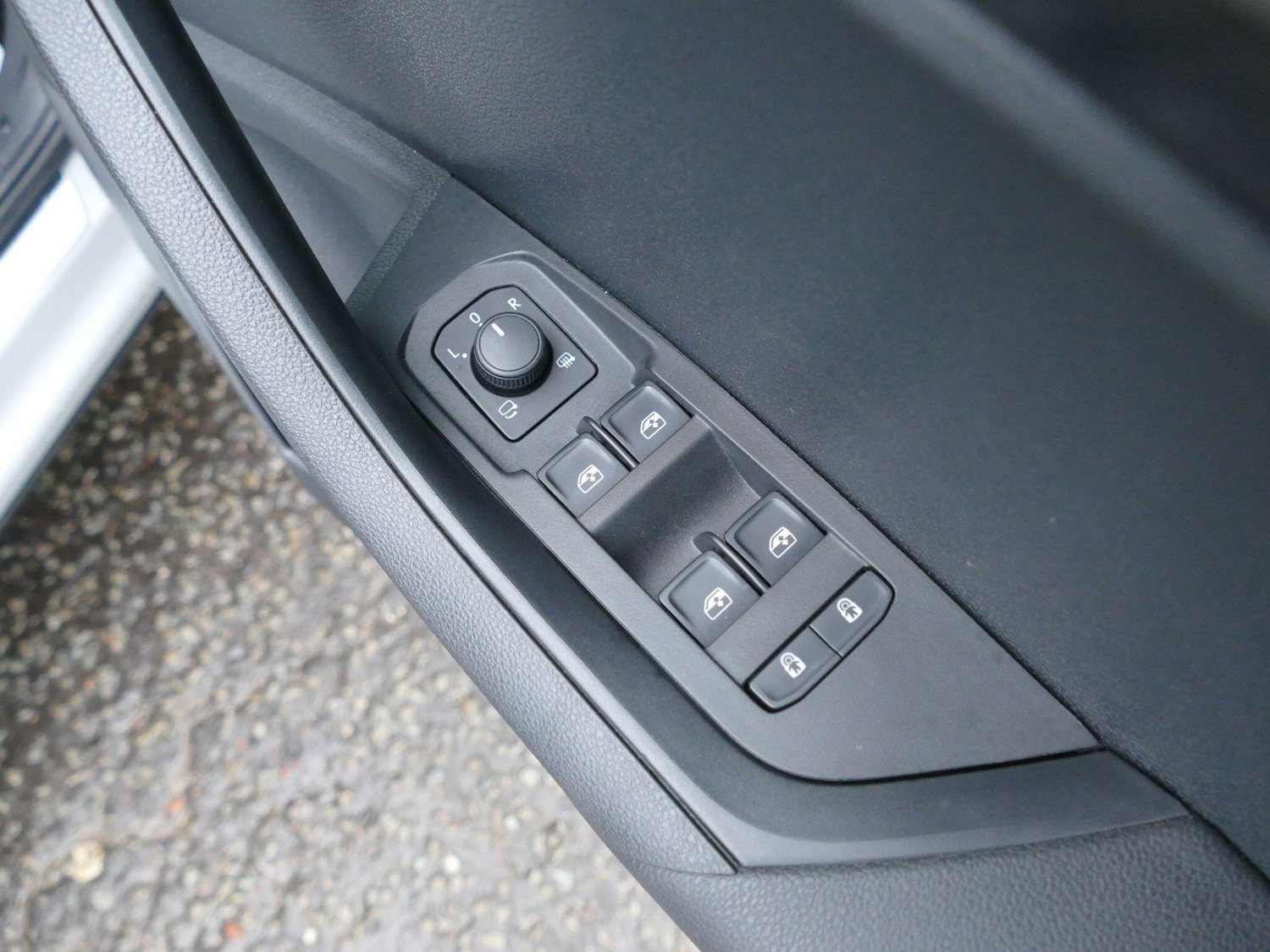 Used Skoda Karoq 2025 for sale - 76953372: Photo 39