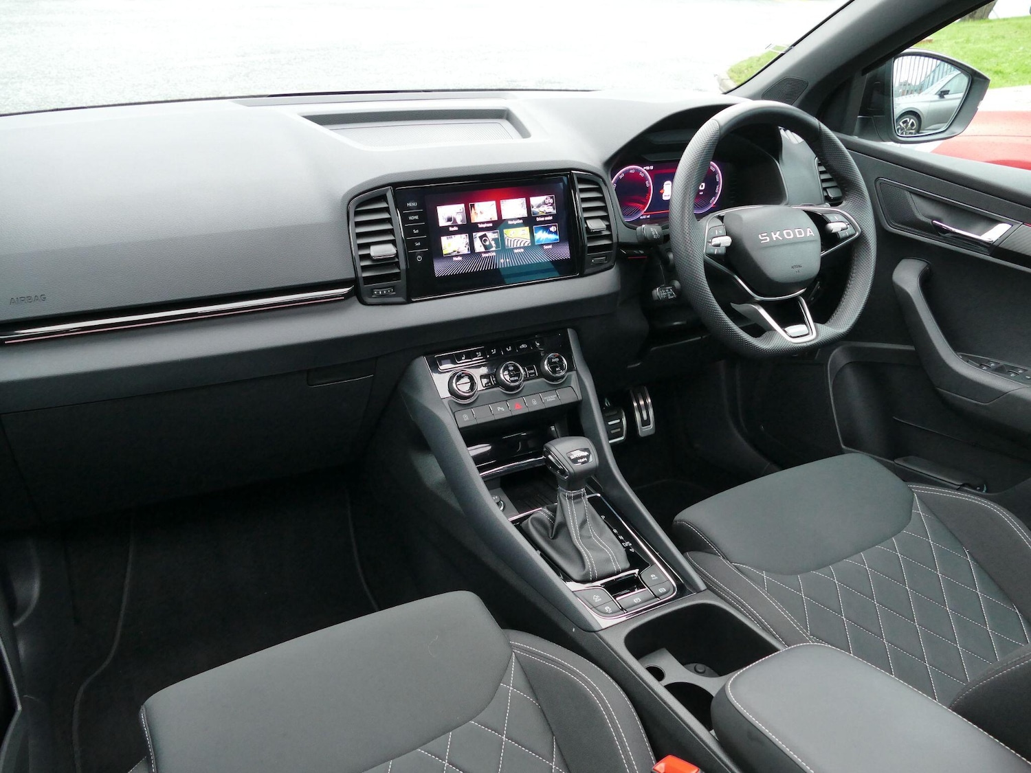 Used Skoda Karoq 2025 for sale - 76953372: Photo 8