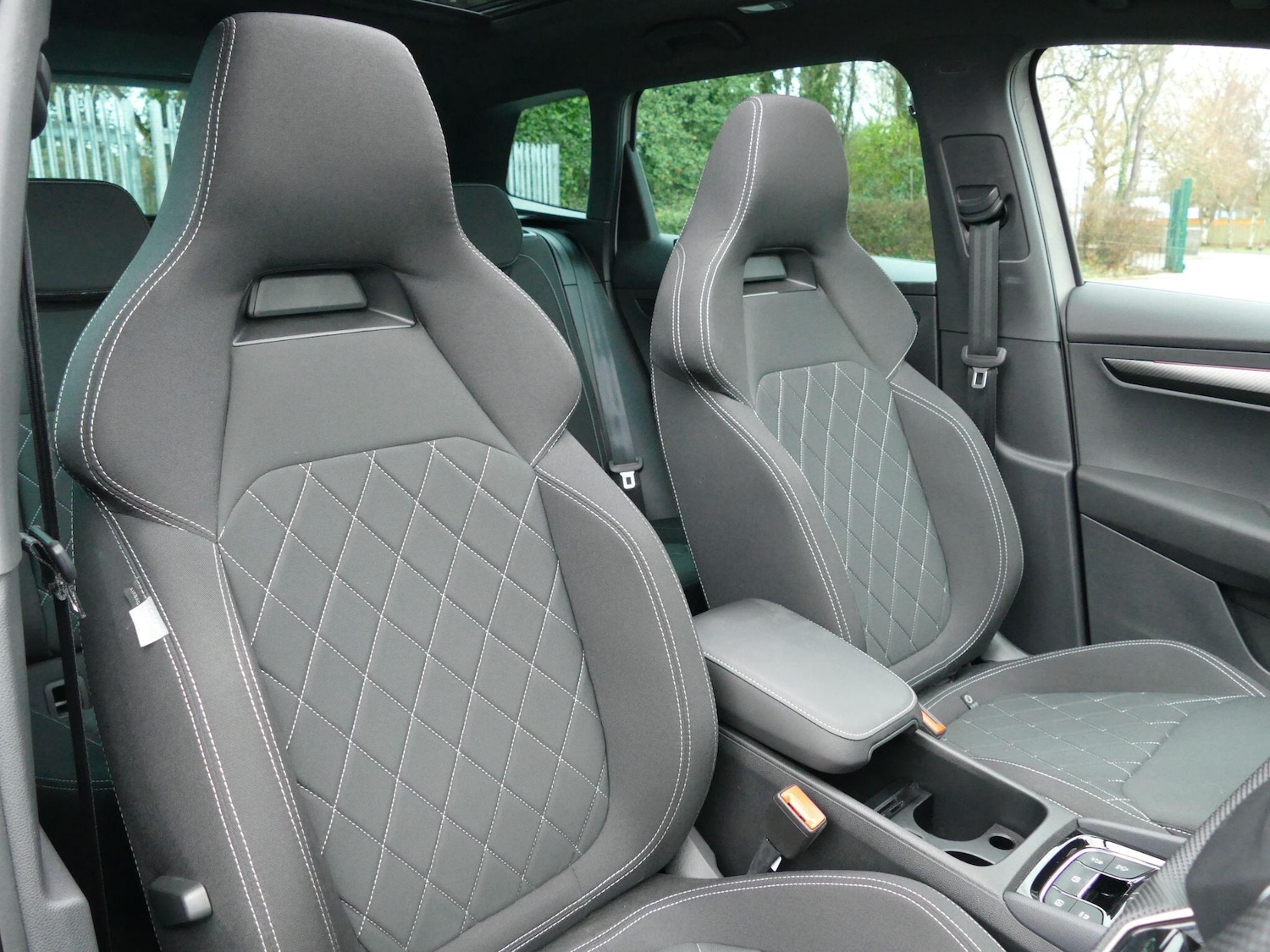 Used Skoda Karoq 2025 for sale - 76953372: Photo 9