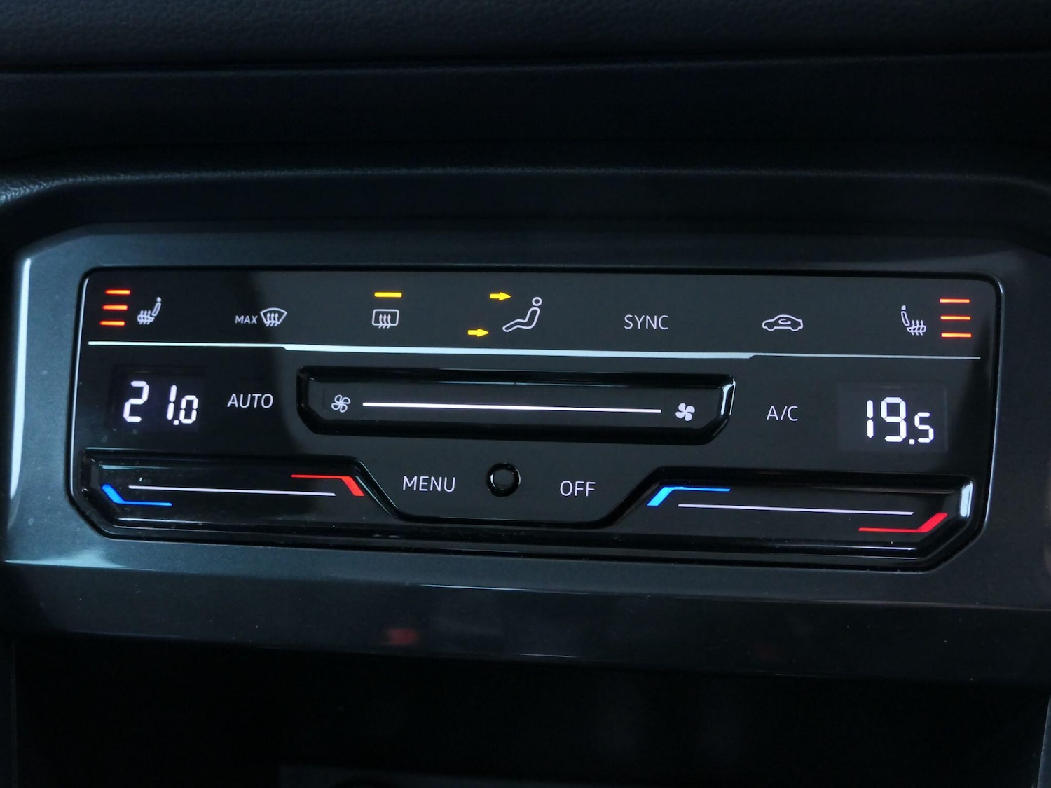 Used Volkswagen Tiguan 2023 for sale - 76993151: Photo 15