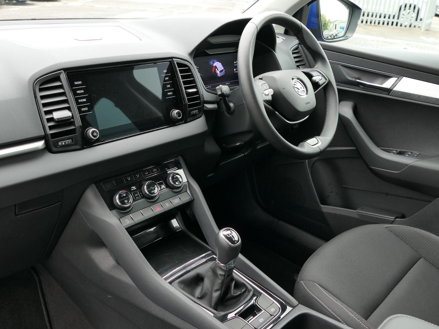 Used Skoda Karoq 2024 for sale - 76800843: Photo 2