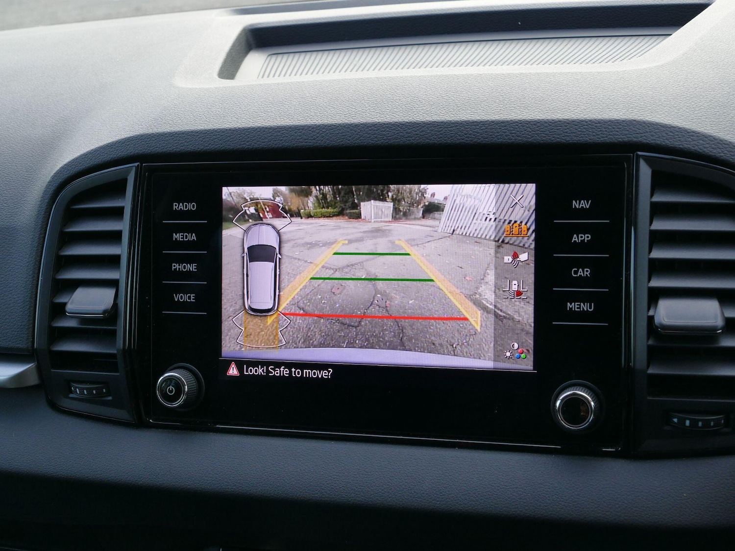 Used Skoda Karoq 2025 for sale - 76408401: Photo 26