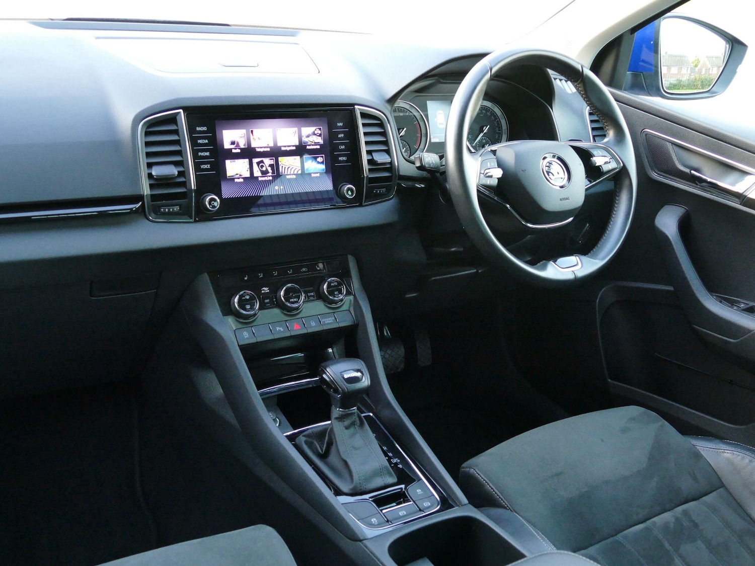 Used Skoda Karoq 2022 for sale - 76360066: Photo 2