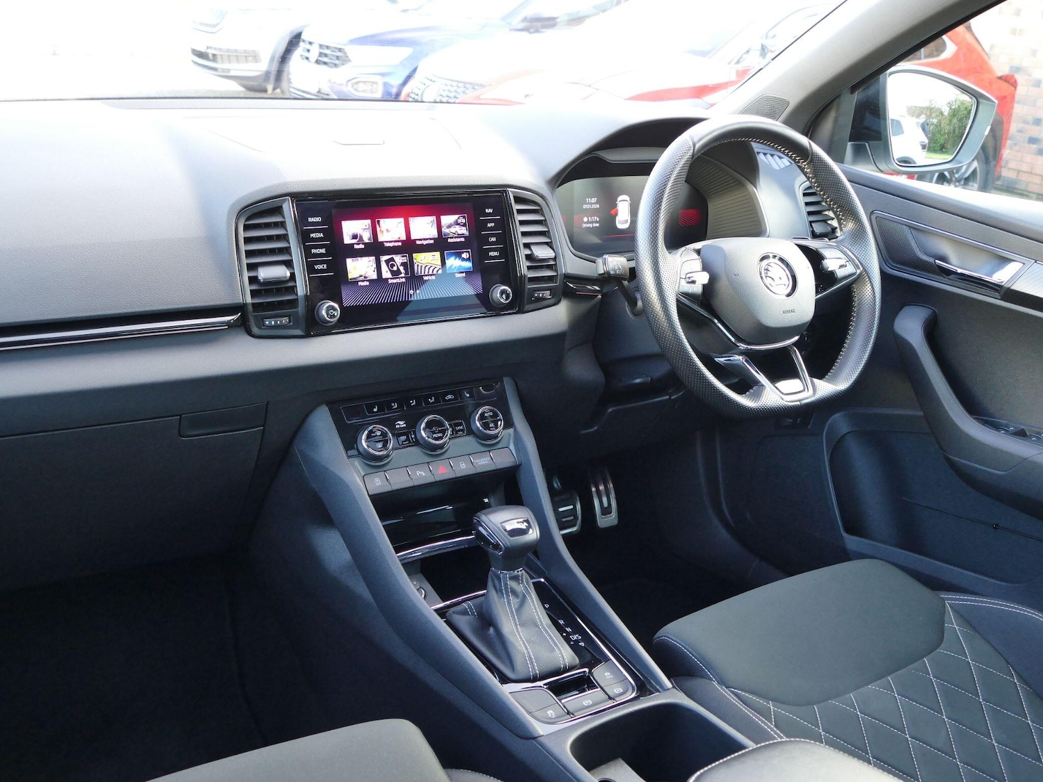 Used Skoda Karoq 2023 for sale - 77131986: Photo 2