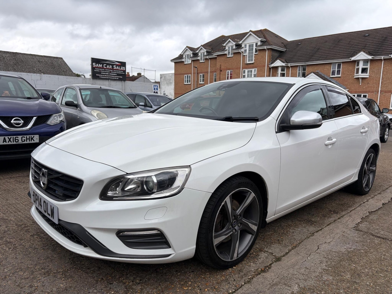 Used Volvo S60 2014 for sale - 77926019: Photo 2