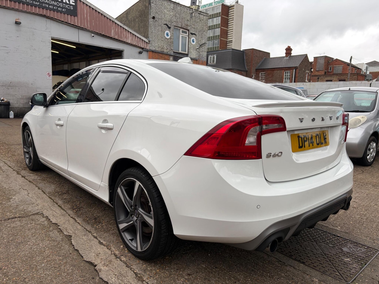 Used Volvo S60 2014 for sale - 77926019: Photo 3